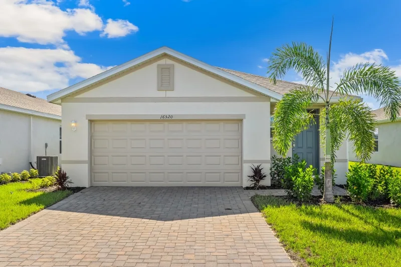 New homes at Driftwood Bay in Port Charlotte, Florida